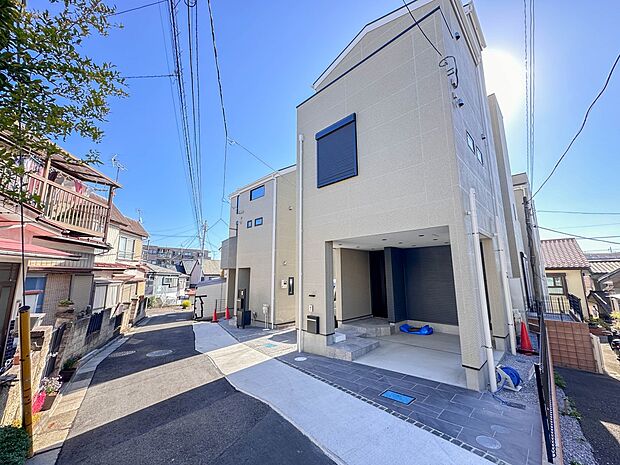 【前面道路】車の通行が少ないので、静かな住環境を維持することができます。