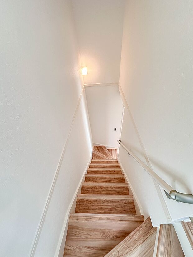 こちらの物件が少しでも気になるようでしたら、お気軽にお問合せください。人生でいちばん大きなお買い物ですので、ゆっくりご見学ください。ネット上の画像と実際の見学では、リアル感がまるで違います。…