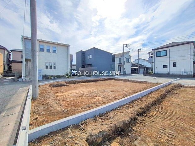 【現地土地写真】車の通行が少ないので、静かな住環境を維持することができます。