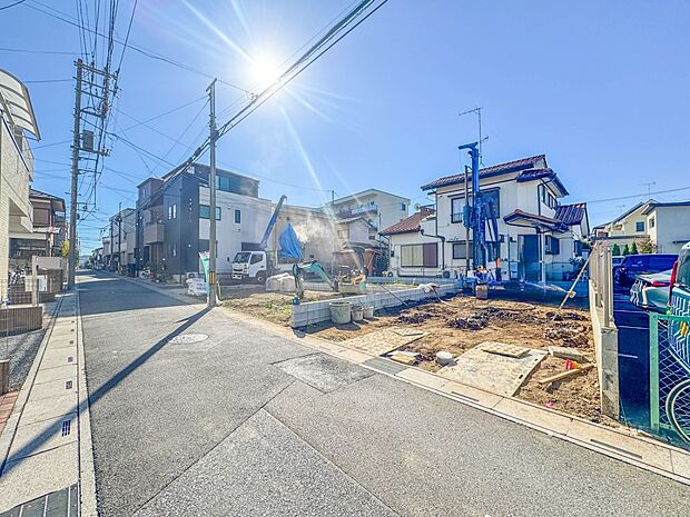 【前面道路4M】車の通行が少ないので、静かな住環境を維持することができます。