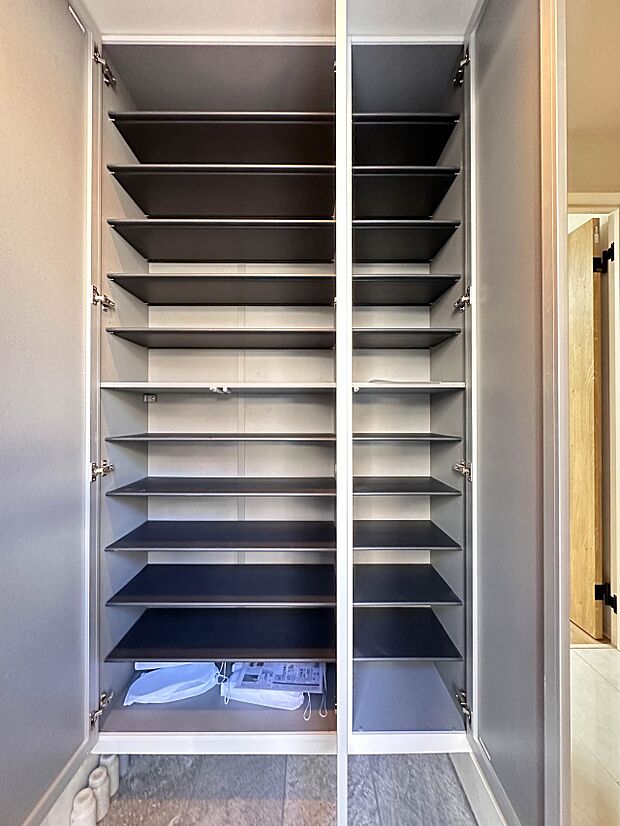 【収納】各部屋を最大限に広く使って頂ける様、全居住スペースに収納付。プライベートルームはゆったりと快適に。