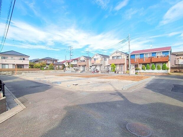 【前面道路】車の通行が少ないので、静かな住環境を維持することができます。