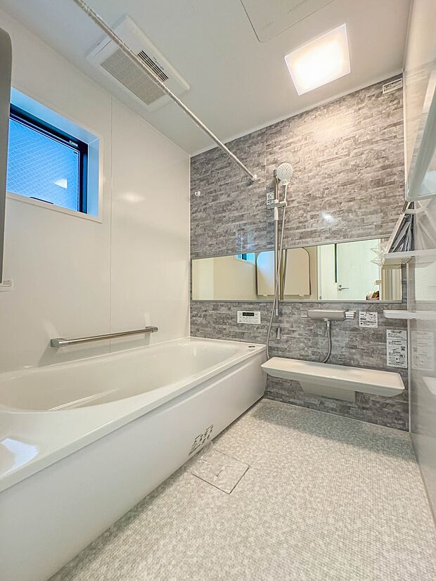 【浴室】一日の疲れを癒してくれるお風呂空間。使いやすさと上質な質感を両立して、単なる習慣から特別な時間に変わるはず。
