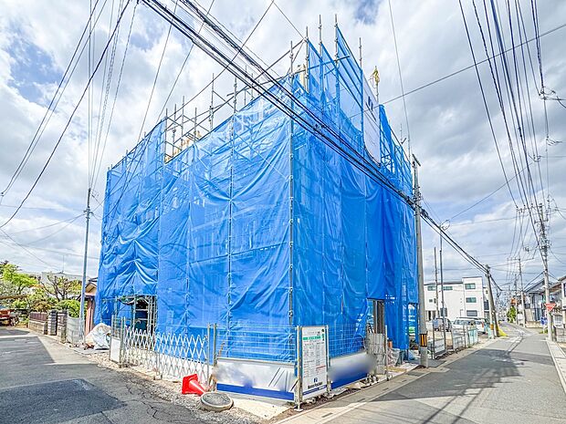 【外観】陽当りが良いと、洗濯物が乾きやすいですし、湿気やカビの心配も減るので快適です。寒い冬の日でも、日差しが届くと家の中が暖かくなりますね。