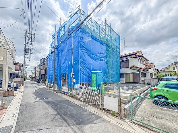 【前面道路4M】車の通行が少ないので、静かな住環境を維持することができます。