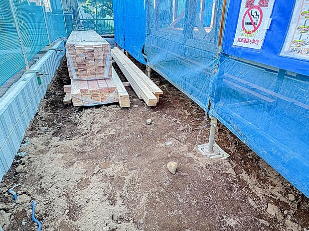 【庭】趣味を楽しむ場であり、家族団らんの場にもなる専用庭。ガーデニングや家庭菜園、プールや遊具を置いて子供の遊び場、テーブルやイスを設置し憩いのスペースなどメリットはたくさんあります。