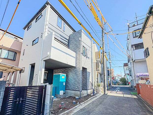 【前面道路4m】車の通行が少ないので、静かな住環境を維持することができます。