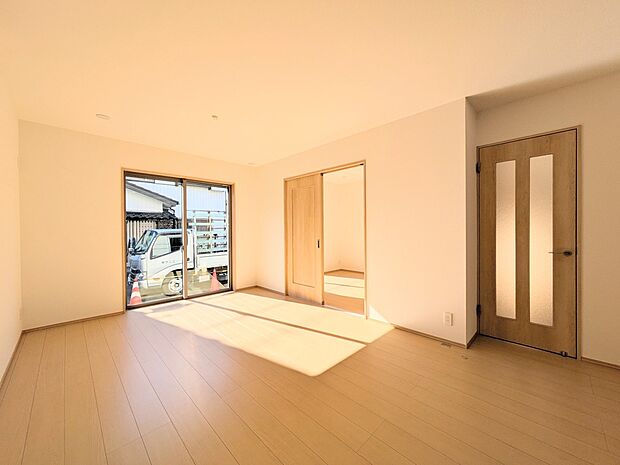 【ダイニング】愛を感じる、幸せを想う、心地よさを受けとる家の各スペースや各お部屋のさまざまな設備。人として日々の暮らしを先へすすめる設備・仕様を採用しています。