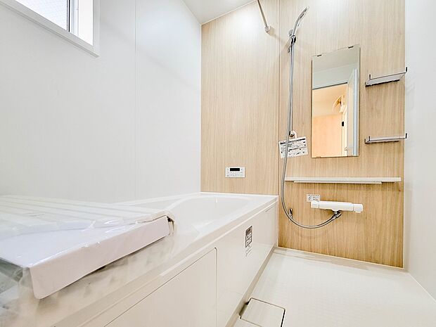 1号棟【浴室】一日の疲れを癒してくれるお風呂空間。使いやすさと上質な質感を両立して、単なる習慣から特別な時間に変わるはず。