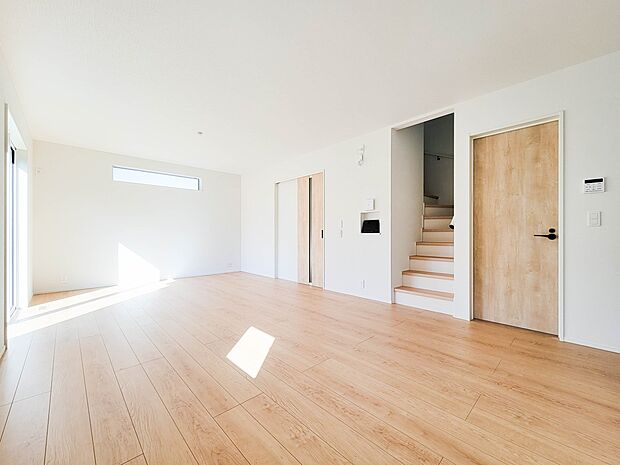 1号棟【LDK】流行に左右されず、将来にわたって価値が継続する「上質」な佇まい。