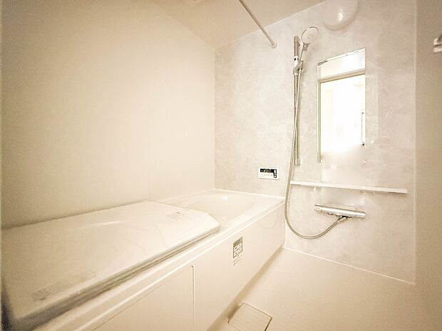 1号棟【浴室】一日の疲れを癒してくれるお風呂空間。使いやすさと上質な質感を両立して、単なる習慣から特別な時間に変わるはず。