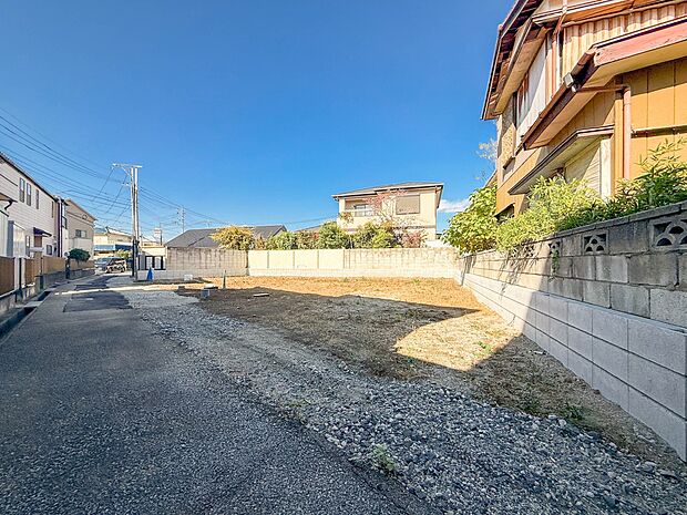 1号棟【外観】陽当りや通風性など各所に施された工夫で住みやすさを実現。部屋の大きさや周辺環境・街並など、資料には掲載していない情報が現地にはたくさんございます。是非ご確認下さい。