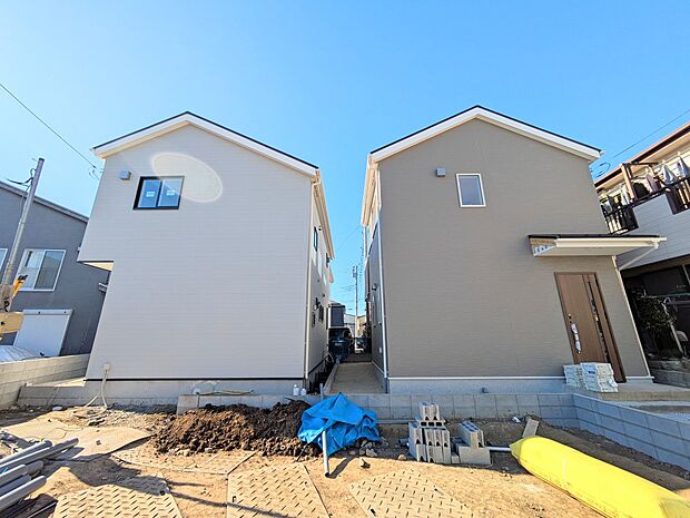 【外観】ここから始まる「日常」はご家族にとってかけがえのない時間となります。少しでも豊かに、快適に。そんな想いから本邸宅は生まれました。