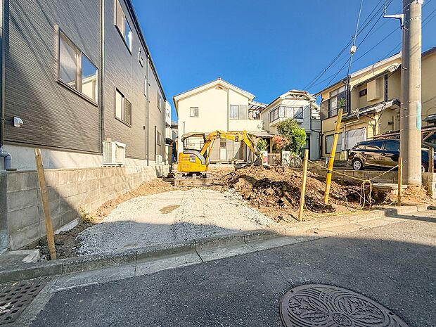 【外観】ここから始まる「日常」はご家族にとってかけがえのない時間となります。少しでも豊かに、快適に。そんな想いから本邸宅は生まれました。