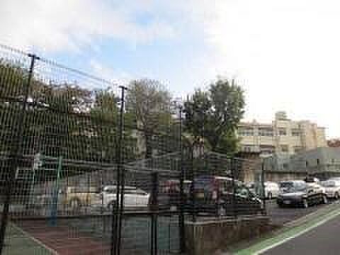中学校 1304m 川口市立東中学校(長い歴史を振り返ると感慨深いものがあります。私達の校訓は賢く、優しく、逞しく、美しくであり、学校教育の達成を目指して取り組んでいます。生徒達から東中へ来…