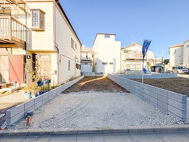 1号棟【外観】家族の温かさと陽光の暖かさ、楽しい毎日と明るい未来を予感させる「空間が織り成すひとつ先の住み心地」を演出します。