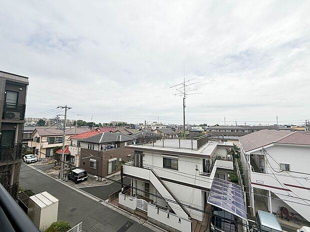 【眺望】少し優雅に、眺望の良い部屋で新生活をしてみませんか?眺望や窓からの景色が良いと、家で過ごす時間も快適です。