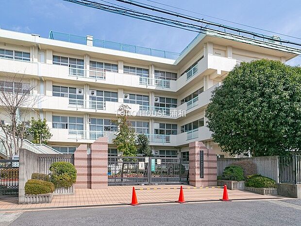 小学校 1000m さいたま市立浦和大里小学校