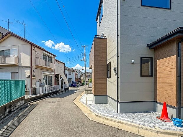 3号棟【前面道路】車の通行が少ないので、静かな住環境を維持することができます。