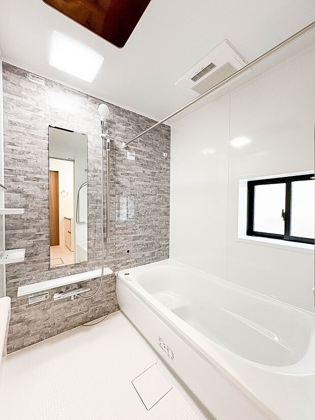 【浴室】一日の疲れを癒してくれるお風呂空間。使いやすさと上質な質感を両立して、単なる習慣から特別な時間に変わるはず。