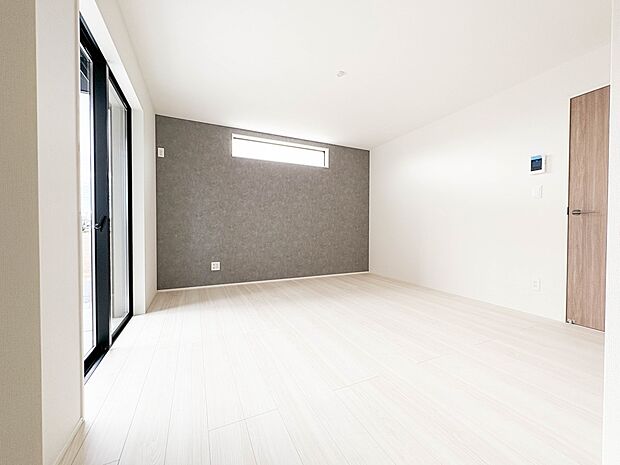 【LDK17帖】忙しい朝でも家族揃って食事をしたいゆとりあるダイニングスペース。