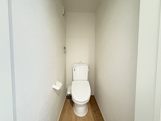 【トイレ】2ヵ所に設けたトイレ・洗浄機能付き