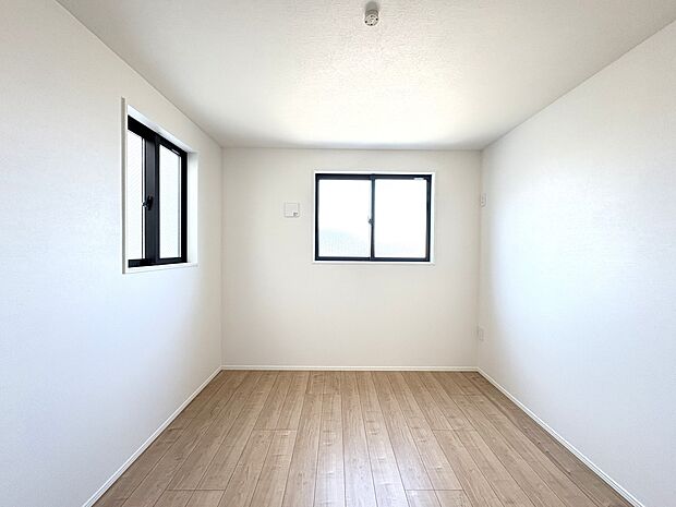 【2号棟 3階洋室 5.7帖】