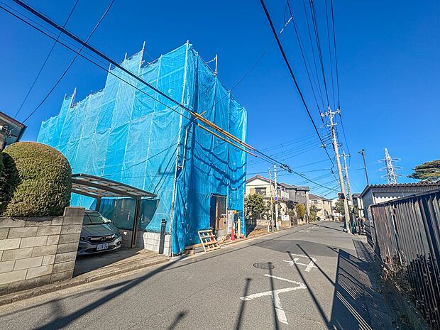 【外観】ここから始まる「日常」はご家族にとってかけがえのない時間となります。少しでも豊かに、快適に。そんな想いから本邸宅は生まれました。