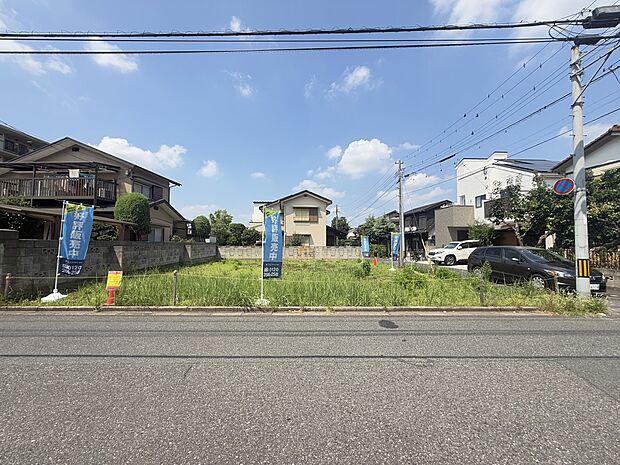 【現地・外観】住まう人たちに与えられるゆとりある生活と受け継がれる資産。日常から生み出される時の隙間は家族で過ごすための新しくかけがえのない時間。
