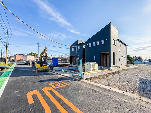 【前面道路】車の通行が少ないので、静かな住環境を維持することができます。