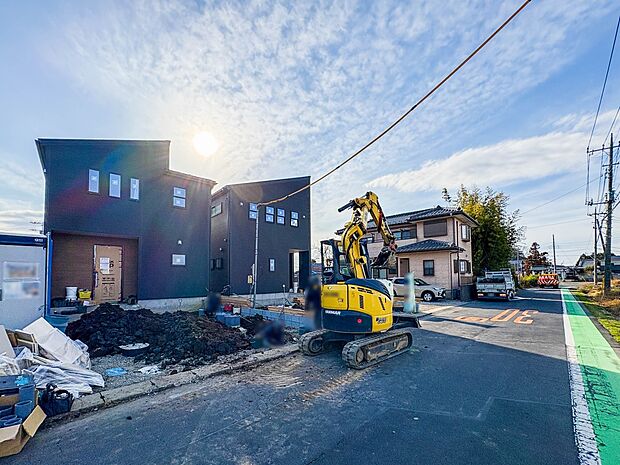 【外観】こちらの物件に少しでもご興味がありましたら、お気軽にお電話下さい。ネット上で「見えない物」「わからない事」でも、実際にご見学いただくことで、手に取るようにおわかりいただけるはずです。…