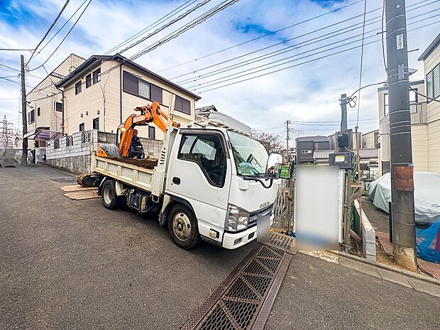 【前面道路4m】車の通行が少ないので、静かな住環境を維持することができます。