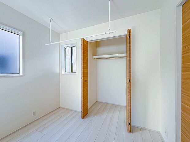 【収納】各部屋を最大限に広く使って頂ける様、全居住スペースに収納付。プライベートルームはゆったりと快適に。