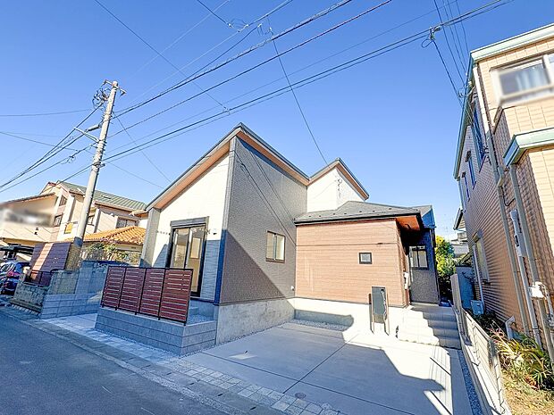 【外観】家族の温かさと陽光の暖かさ、楽しい毎日と明るい未来を予感させる「空間が織り成すひとつ先の住み心地」を演出します。