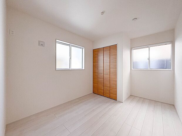 【洋室】充実した生活は伸びやかな居室空間から始まります。快適に・伸びやかに。心の潤いを求める方々へ。