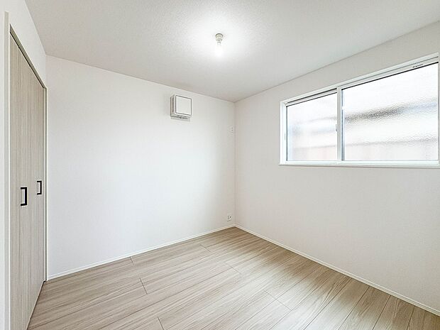 【今どきのこども部屋】  昨今のトレンドになりつつあるのが、広過ぎず、快適すぎない子ども部屋。勉強と寝るだけの部屋にすることで閉じこもりがなくなり、リビングで過ごす時間が増えると言われていま…