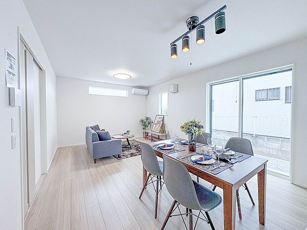 【LDK17帖 パントリー付き】しっかりとした広さがあるのでルームメイク自由自在!