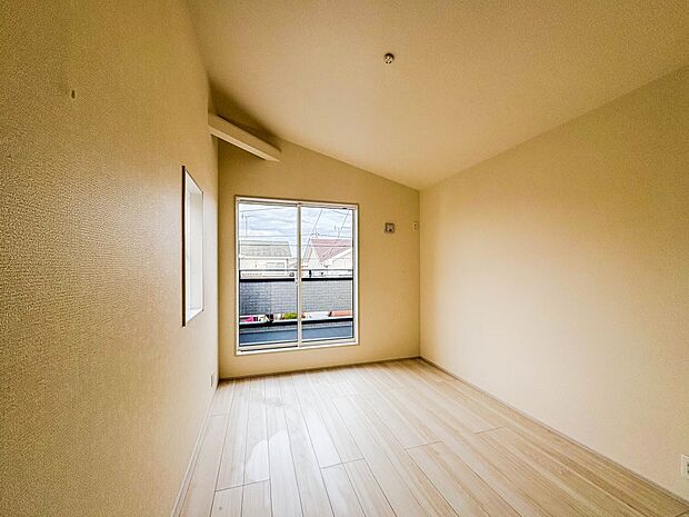 【洋室6帖】充実した生活は伸びやかな居室空間から始まります。快適に・伸びやかに。心の潤いを求める方々へ。