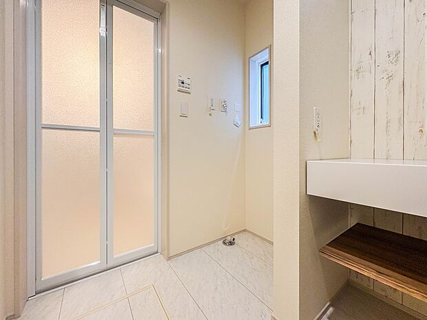 【ランドリースペース】ランドリースペースは広さもたっぷり。