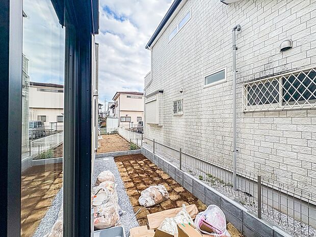 【庭】プランター等をおいてガーデニングが楽しめます。