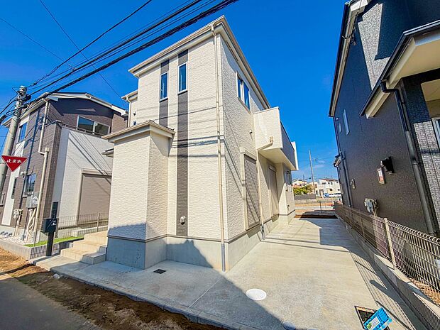 【外観】家は一生のお買物。自分ならではの家族ならではの、家にしたい。書斎を設ける。子どものプレイングルームを設ける。趣味のオーディオルームを設置する。夢を追うオンリーワンの家です。