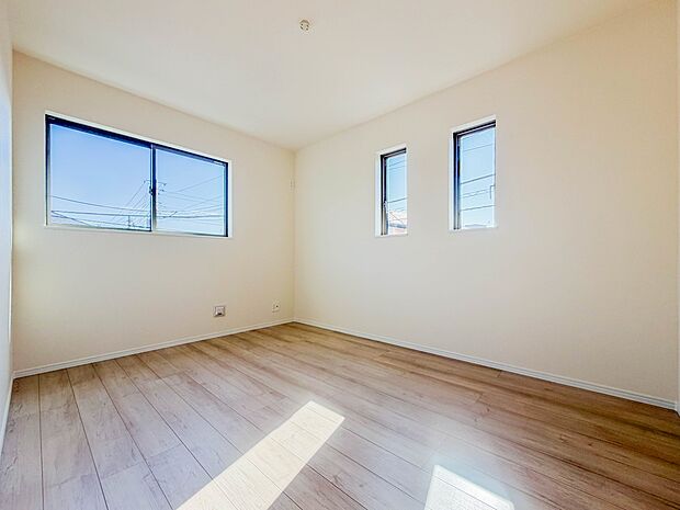 【寝室】充実した生活は伸びやかな居室空間から始まります。快適に・伸びやかに。心の潤いを求める方々へ。