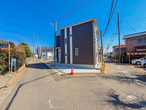 【前面道路】車の通行が少ないので、静かな住環境を維持することができます。