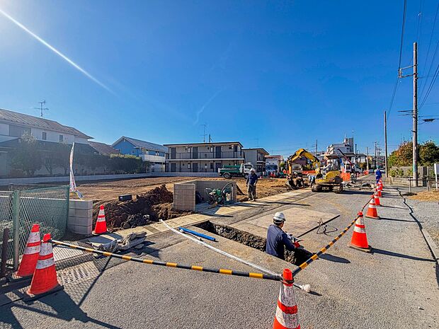 【前面道路】車の通行が少ないので、静かな住環境を維持することができます。