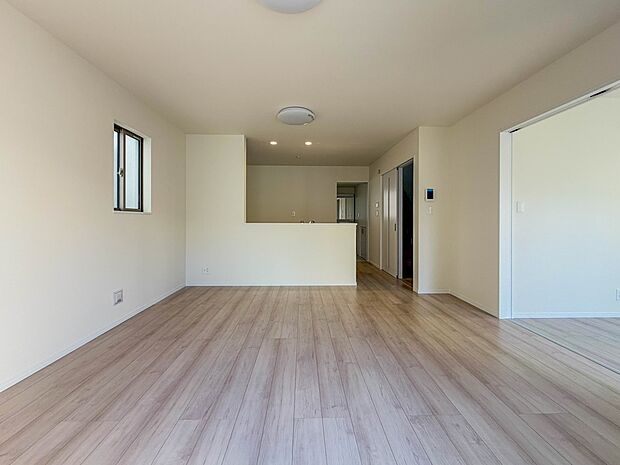 【リビングダイニング】流行に左右されず、将来にわたって価値が継続する「上質」な佇まい。