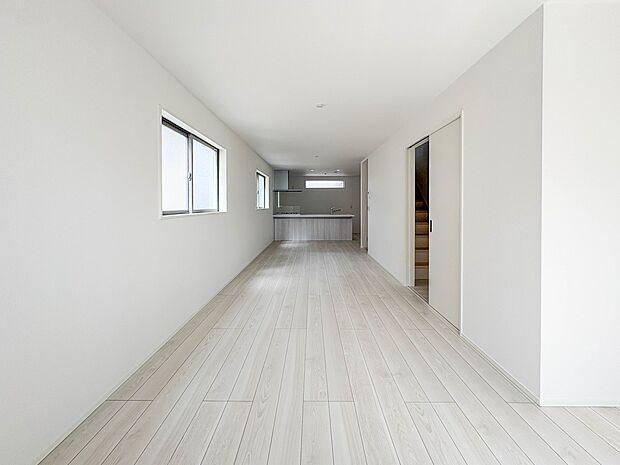 3号棟【LDK21.5帖】 整然とした空間演出、快適な理想の暮らしの実現は家のみの拘りではなく、そこで暮らす方々にとって素敵な環境であることも挙げられると思います。四季折々の変化が奏でる鼓…