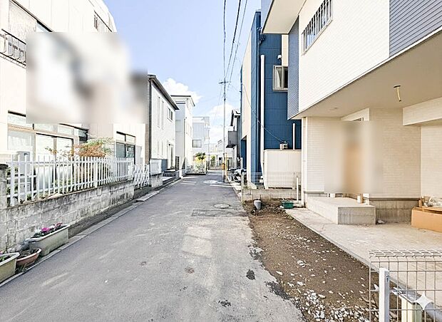 【前面道路】車の通行が少ないので、静かな住環境を維持することができます。