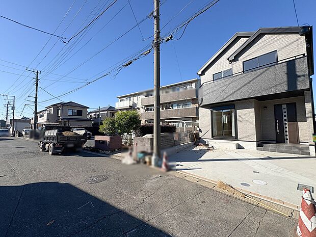 A号棟【外観】家族の温かさと陽光の暖かさ、楽しい毎日と明るい未来を予感させる「空間が織り成すひとつ先の住み心地」を演出します。