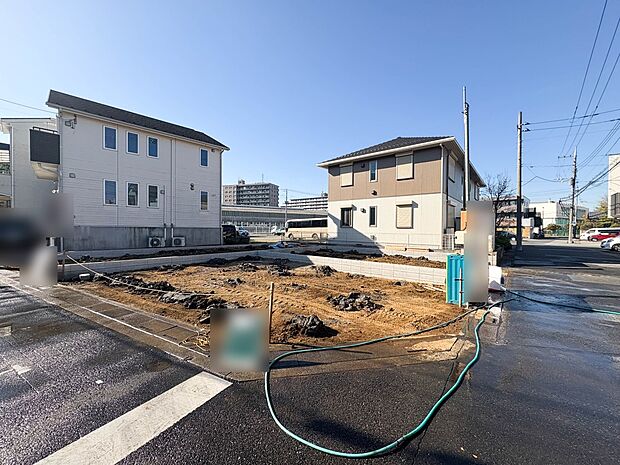2号棟【前面道路6m】車の通行が少ないので、静かな住環境を維持することができます。