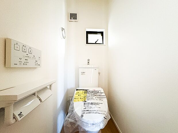 1号棟【トイレ】いつも清潔なスペースであってほしいのが毎日使うトイレです。掃除がしやすいのはもちろん、落ち着けるスペースとして機能することも大切です。